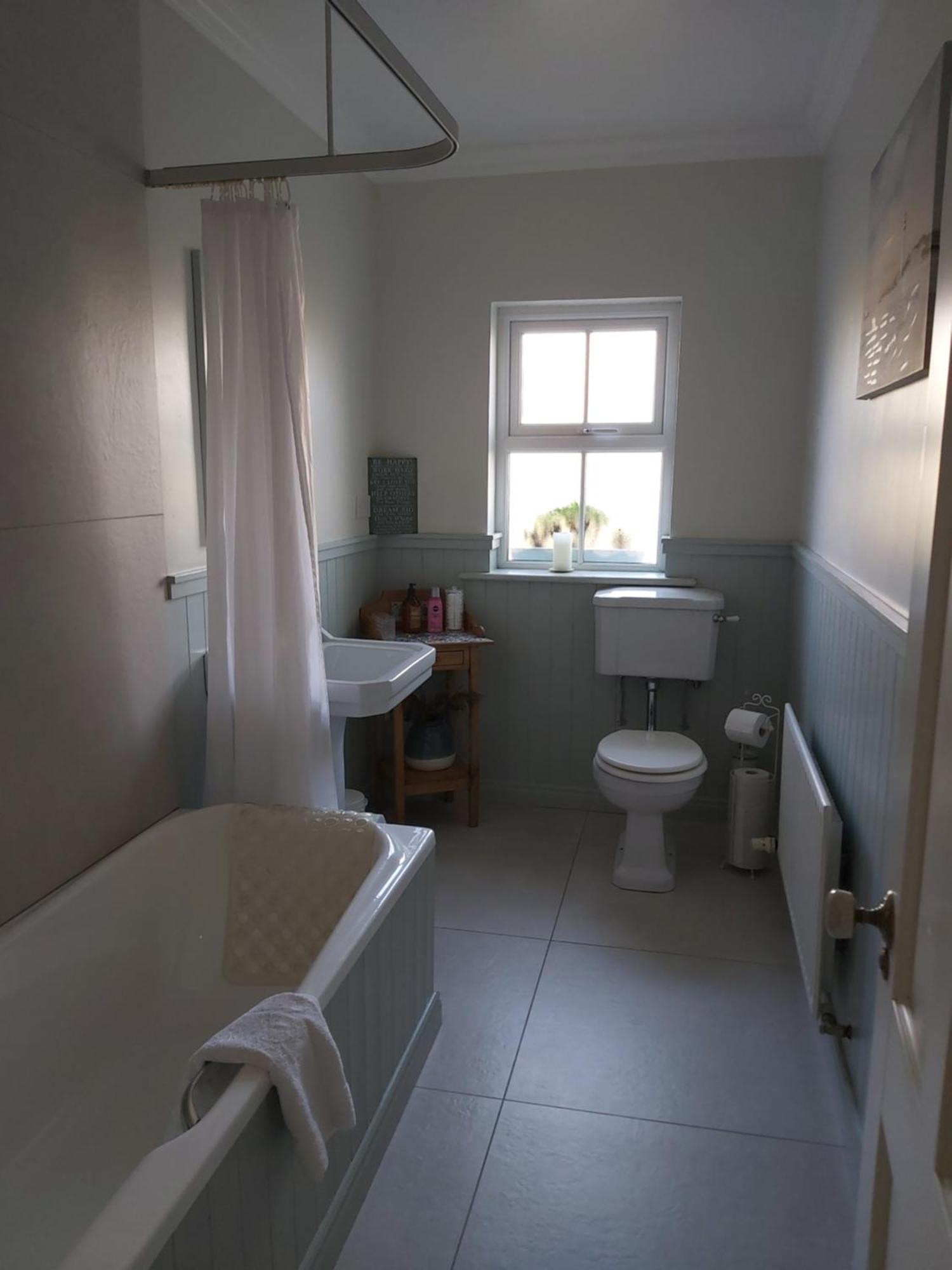 Shanakeever Farm - 2 Bedroom Apartment Clifden Room photo